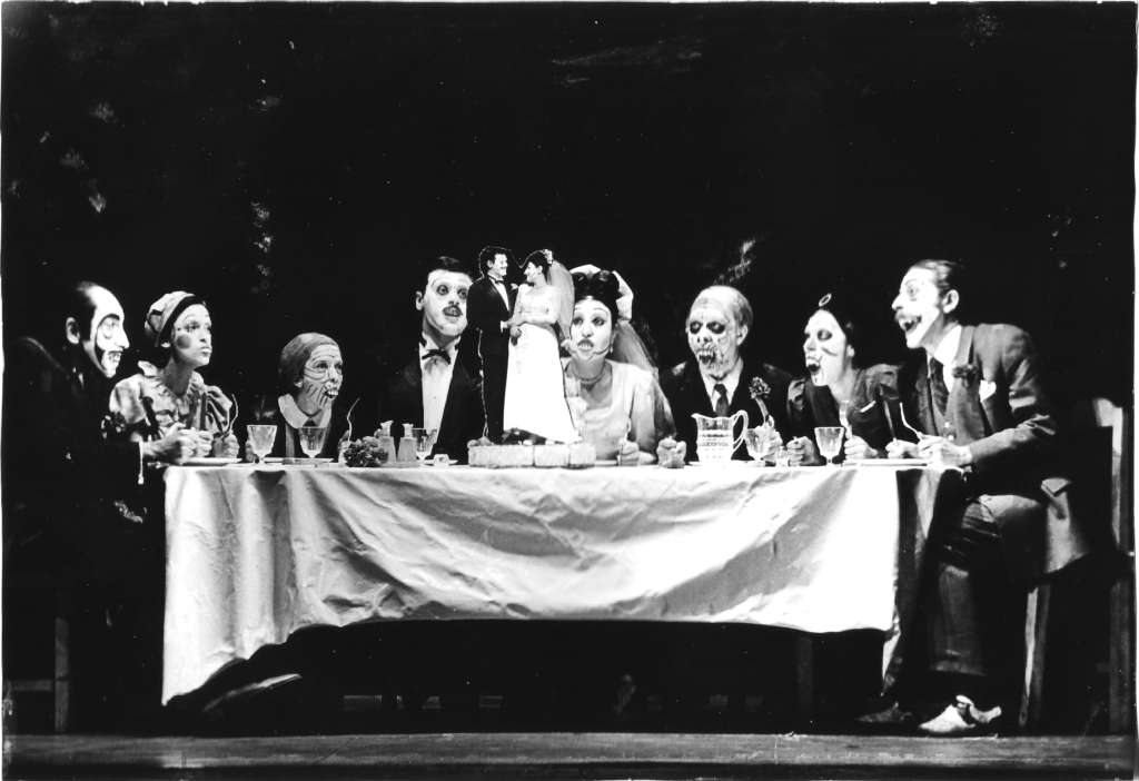 La boda de los pequeños burgueses - brech - Angel facio- los goliardos 1970