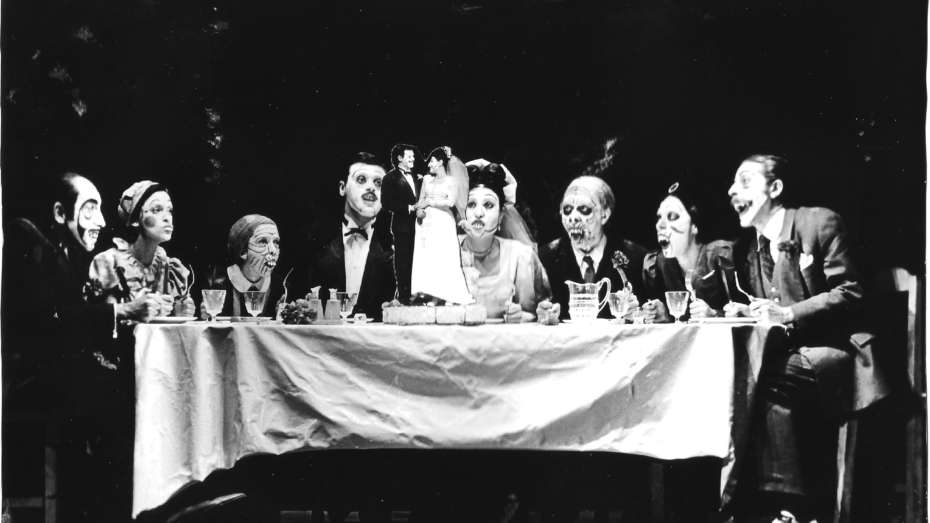 La boda de los pequeños burgueses - brech - Angel facio- los goliardos 1970